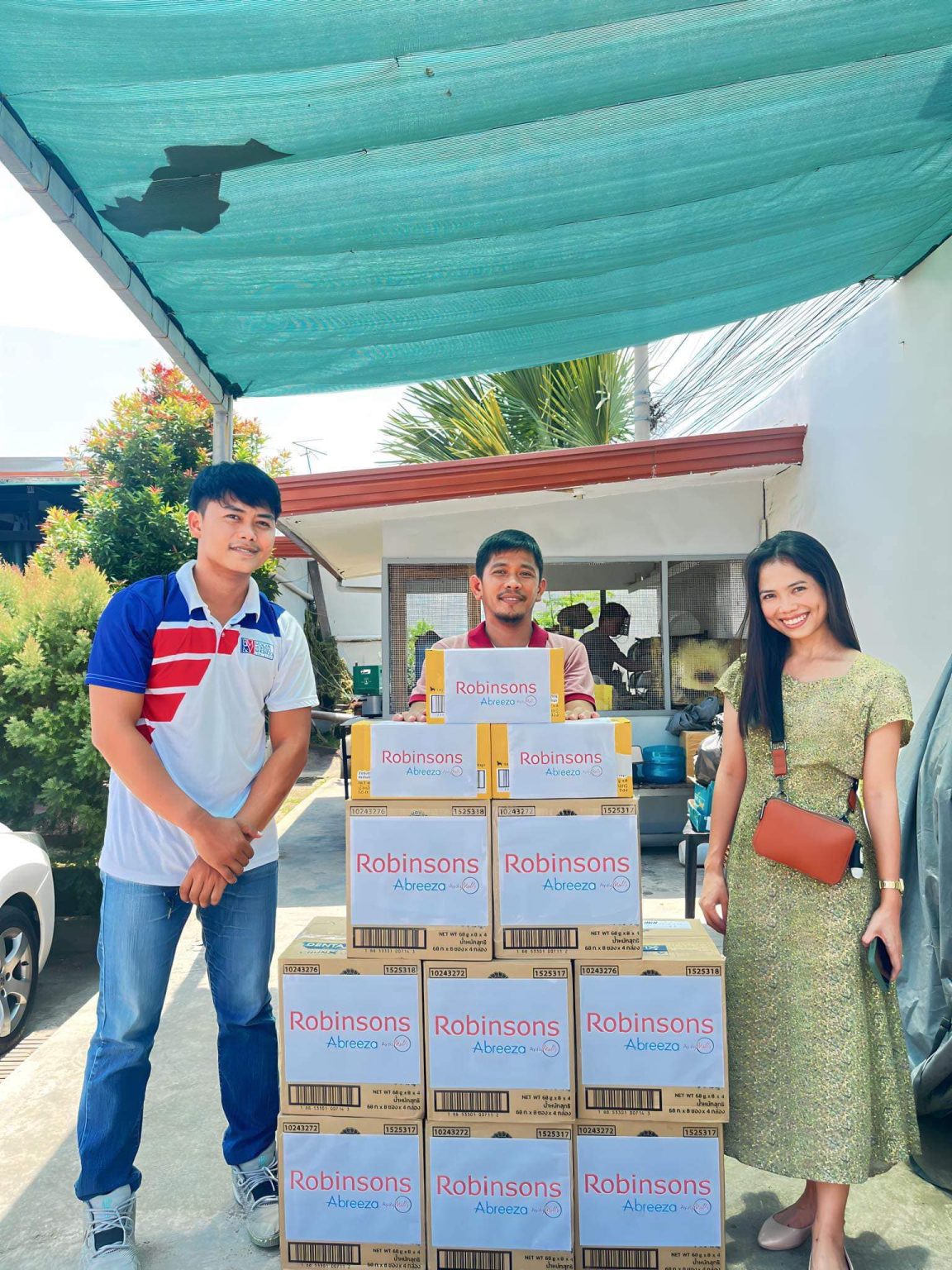 Once again we would like to thank Robinsons Abreeza for these boxes of dentastix…